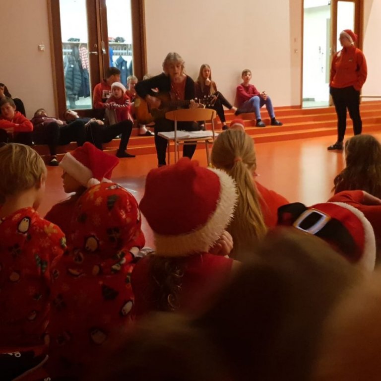 Jólasöngur á sal á föstudaginn.