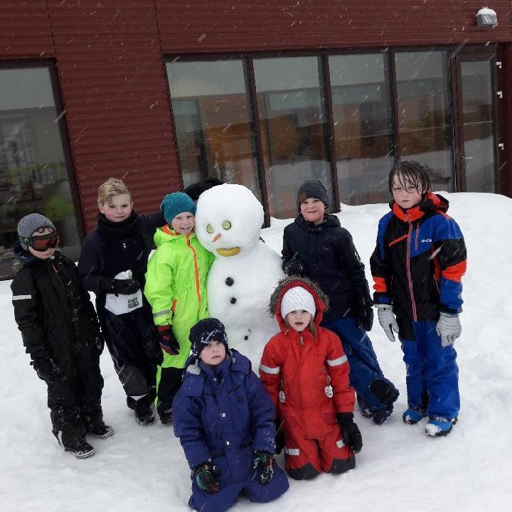 Nokkur börn úr skólaseli í gær