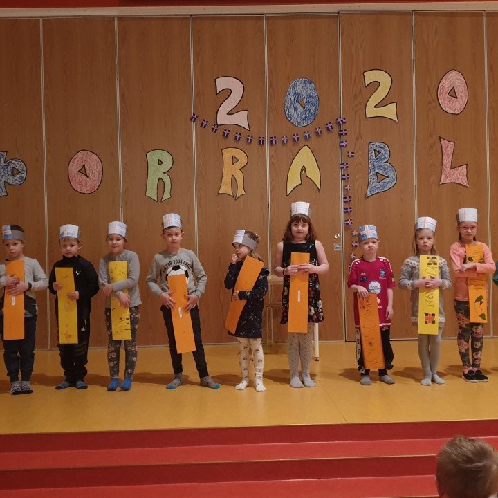 Skemmtiatriði á blóti Yngsta stigs