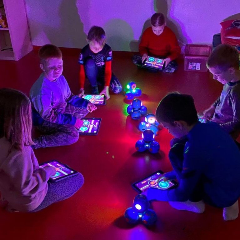 Nemendur í 2. og 3. bekk